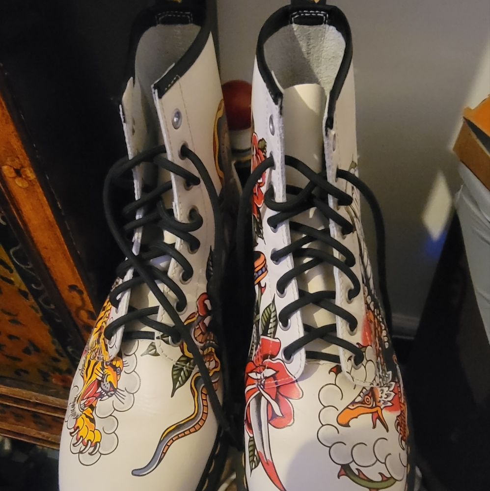Grez NYC DR Martens SZ 12 M